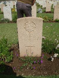 Cairo War Memorial Cemetery - Diamond, T