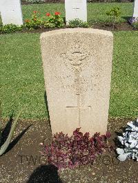 Cairo War Memorial Cemetery - Elliott, A E