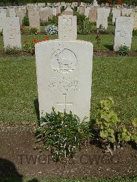 Cairo War Memorial Cemetery - Everett, J H