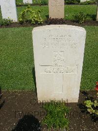 Cairo War Memorial Cemetery - Fitzgerald, J