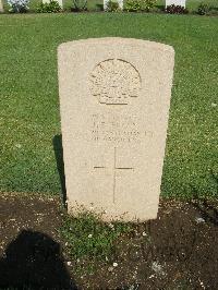 Cairo War Memorial Cemetery - Flynn, John Patrick