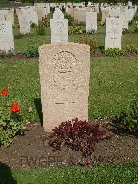 Cairo War Memorial Cemetery - Francis, Roy