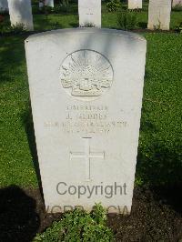 Cairo War Memorial Cemetery - Geddes, J