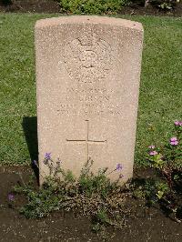 Cairo War Memorial Cemetery - Gibson, H