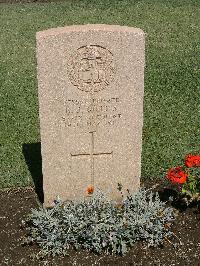 Cairo War Memorial Cemetery - Gillies, R J