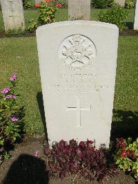 Cairo War Memorial Cemetery - Ginty, H