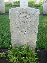 Cairo War Memorial Cemetery - Glen, Norman