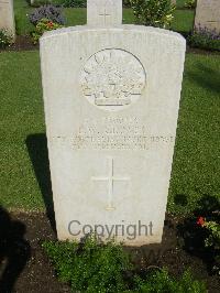 Cairo War Memorial Cemetery - Groves, Ernest William