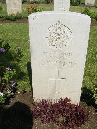 Cairo War Memorial Cemetery - Hall, R