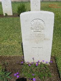 Cairo War Memorial Cemetery - Harvey, R R