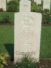 Cairo War Memorial Cemetery - Hendry, J M