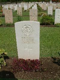 Cairo War Memorial Cemetery - Holmes, F T