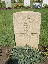 Cairo War Memorial Cemetery - Howe, J