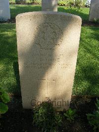 Cairo War Memorial Cemetery - Howe, J D