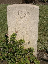 Cairo War Memorial Cemetery - Hughes, M H