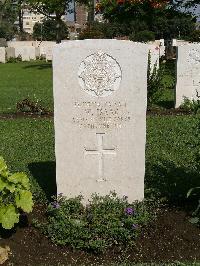 Cairo War Memorial Cemetery - Isaac, W