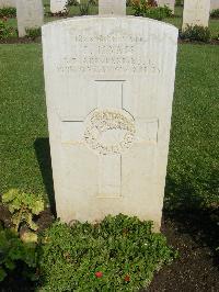 Cairo War Memorial Cemetery - Isaacs, Thomas