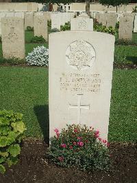 Cairo War Memorial Cemetery - Isherwood, Frank Forster