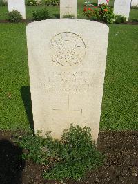 Cairo War Memorial Cemetery - Lambton, L