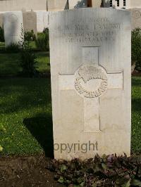 Cairo War Memorial Cemetery - Lamont, Carl William McAllan