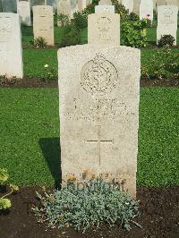 Cairo War Memorial Cemetery - Laughton, H R