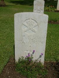 Cairo War Memorial Cemetery - Lester, T S