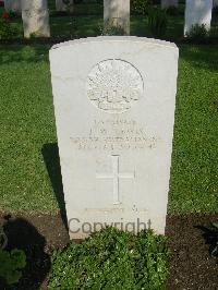 Cairo War Memorial Cemetery - Lewis, James Walton