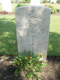 Cairo War Memorial Cemetery - Lougher, G R