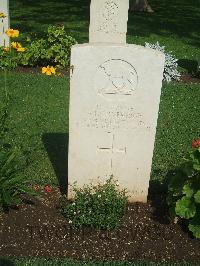 Cairo War Memorial Cemetery - Loveridge, A E