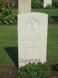 Cairo War Memorial Cemetery - MacCuish, R