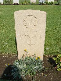 Cairo War Memorial Cemetery - Matthews, Owen Raymond