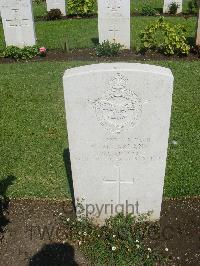 Cairo War Memorial Cemetery - McFarlane, W