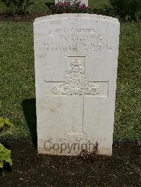 Cairo War Memorial Cemetery - McGilliwie, T