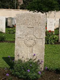 Cairo War Memorial Cemetery - McNaul, Robert