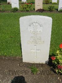 Cairo War Memorial Cemetery - Mowat, J