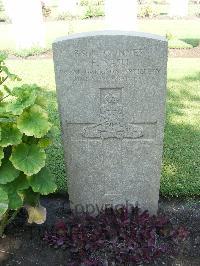 Cairo War Memorial Cemetery - Nash, F