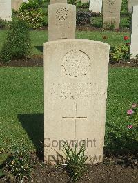 Cairo War Memorial Cemetery - Owen, T J