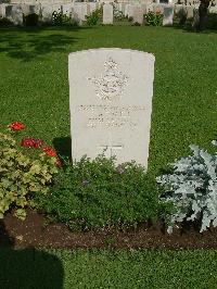 Cairo War Memorial Cemetery - Powell, Frederick George