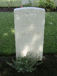 Cairo War Memorial Cemetery - Roach, T