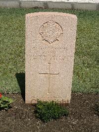 Cairo War Memorial Cemetery - Ross, A