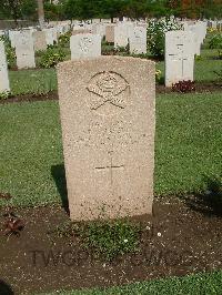 Cairo War Memorial Cemetery - Russell, F W