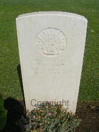 Cairo War Memorial Cemetery - Saint, Ronald Hughie