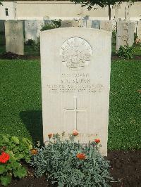 Cairo War Memorial Cemetery - Sloan, Sydney Roy