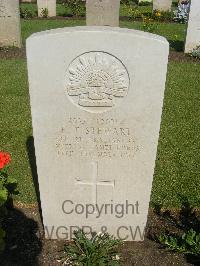 Cairo War Memorial Cemetery - Stewart, H T