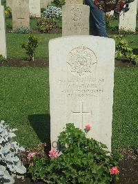 Cairo War Memorial Cemetery - Stokes, R T