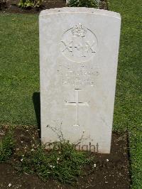 Cairo War Memorial Cemetery - Stratford, R