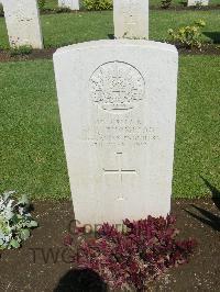 Cairo War Memorial Cemetery - Thompson, William Henry