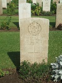 Cairo War Memorial Cemetery - Thomson, H