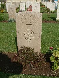 Cairo War Memorial Cemetery - Thornhill, R