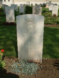 Cairo War Memorial Cemetery - Wakefield, J